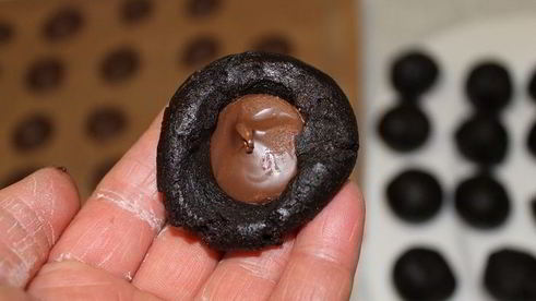 шоколадное печенье с кремовой начинкой