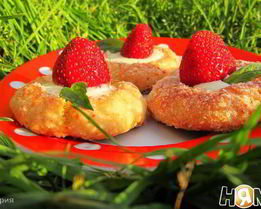 Творожное печенье с клубникой