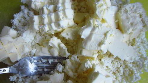 творожное печенье с клубникой