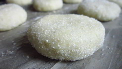 творожное печенье с клубникой