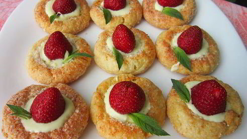 творожное печенье с клубникой