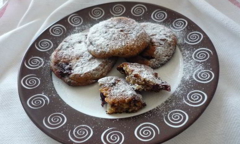 Рецепт творожного печенья с вишней и шоколадом