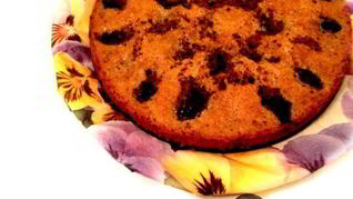 Ароматный сливовый пирог