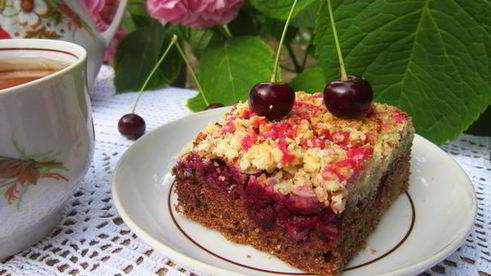 ароматный вишневый пирог