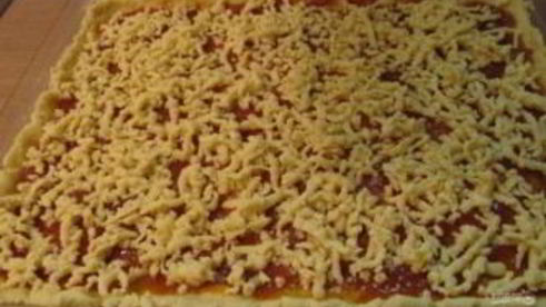 кудрявый пирог с вареньем