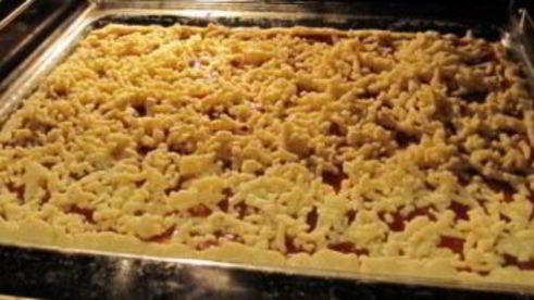 кудрявый пирог с вареньем