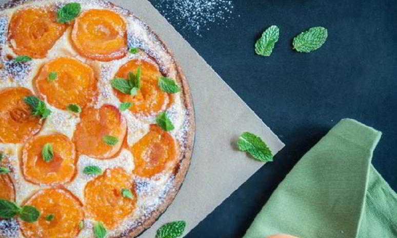 Рецепт пирога из полу-песочного теста с творогом и абрикосами