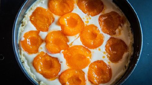 пирог из полу-песочного теста с творогом и абрикосами