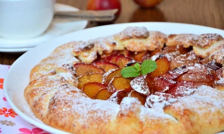 Рецепт пирога с фруктами на творожном тесте