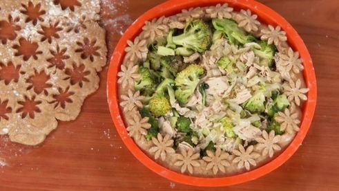 пирог с индейкой и брокколи