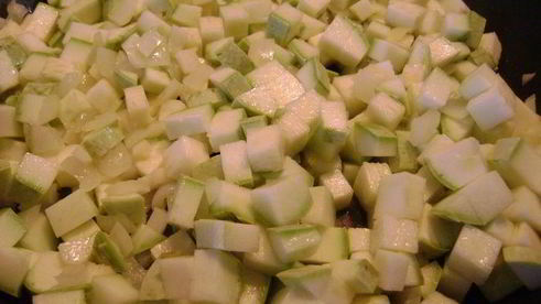 пирог с кабачками, шпинатом и помидорами