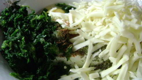 пирог с кабачками, шпинатом и помидорами