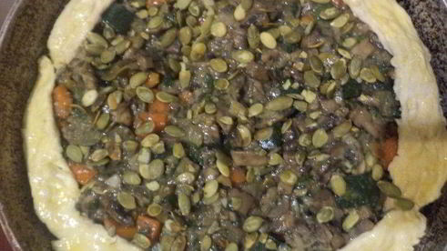 пирог с начинкой из овощей и шампиньонов