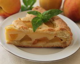 Пирог с персиками и пудингом из ряженки