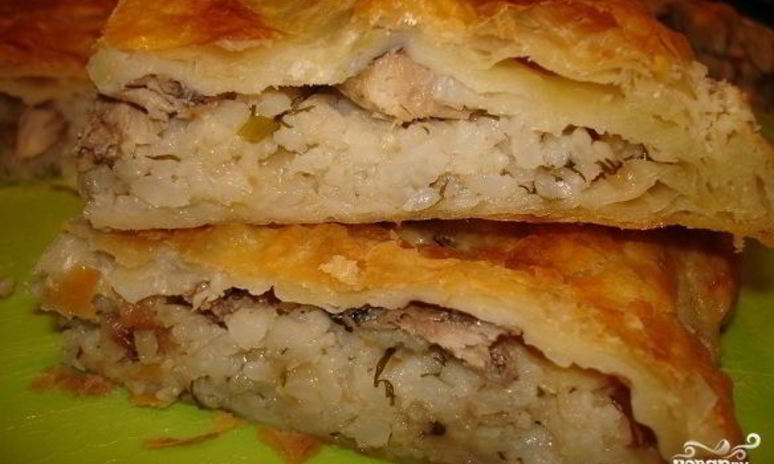 Рецепт пирога с сайрой и рисом