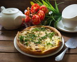 Пирог с шампиньонами и курицей