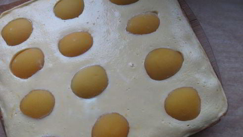 пирог с творогом и персиками