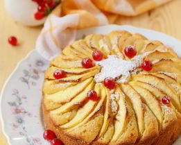 Пирог с яблоками, рикоттой и кукурузной мукой