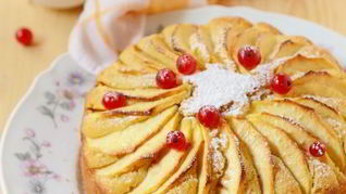 Пирог с яблоками, рикоттой и кукурузной мукой