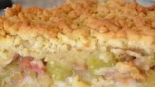 Тертый пирог с ревенем