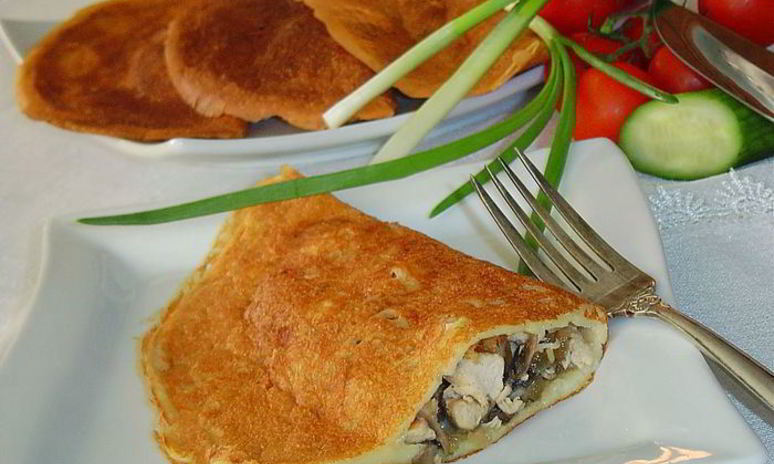 Рецепт блинчатых пирожков с начинкой из курятины и грибов