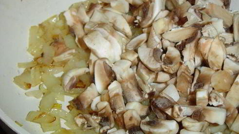 блинчатые пирожки с начинкой из курятины и грибов