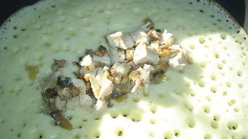 блинчатые пирожки с начинкой из курятины и грибов