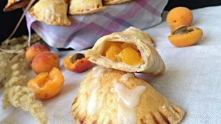 Песочные пирожки с персиками