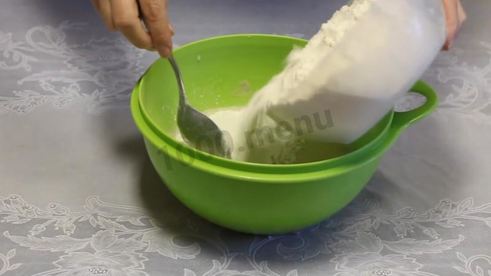 пирожки из нежного теста на кефире с зеленым луком и яйцом