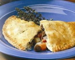 Пирожки из песочного теста с мясом и картофелем