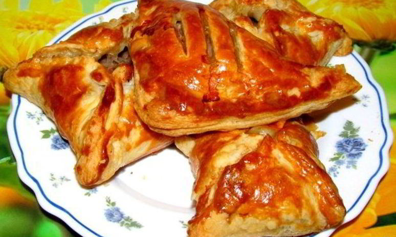 Рецепт пирожков из слоеного теста с фаршем