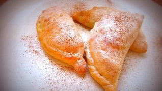 Пирожки из творожного теста с яблоками