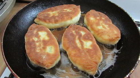 пирожки на сметанно-кефирном тесте