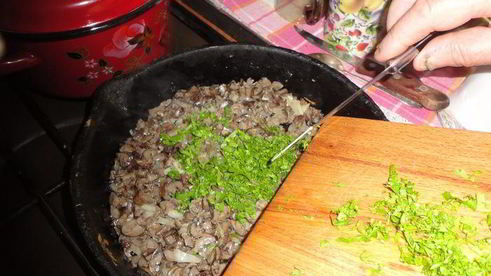 пирожки с начинкой из куриных сердечек