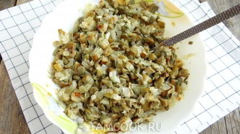 пирожки с солеными грибами