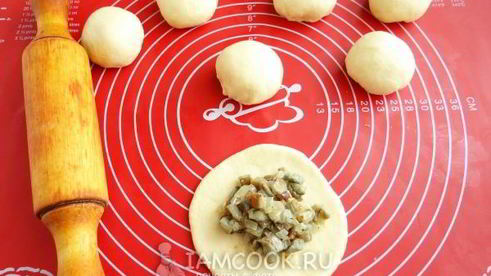 пирожки с солеными грибами