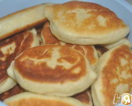 Пирожки с ветчинной, сыром и зеленью