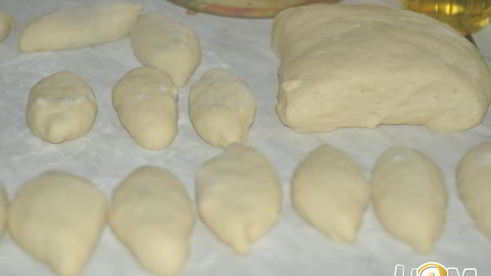 пирожки с ветчинной, сыром и зеленью