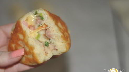 пирожки с ветчинной, сыром и зеленью