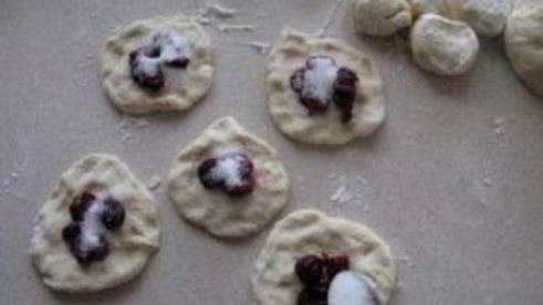 пирожки с вишней на кефире