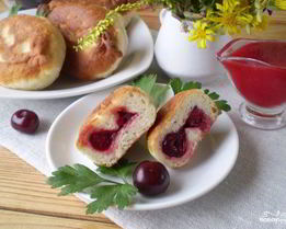 Пирожки с вишней жареные