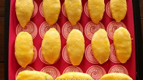 пирожки с яблоком и корицей