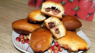 Пирожки с земляникой в духовке