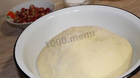 пирожки с земляникой в духовке