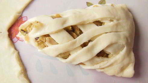 плетеные пирожки из творожного теста