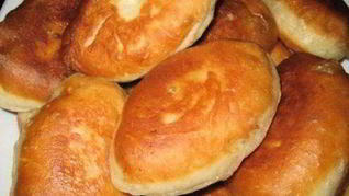 Пышные пирожки с луком и яйцом