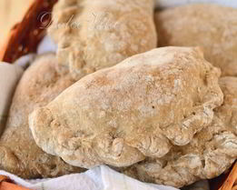 Русские ржаные пирожки с картофелем