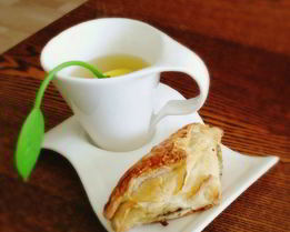 Слоеные пирожки с грибами и картошкой