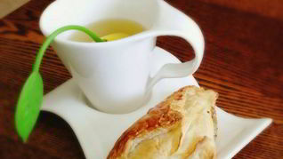 Слоеные пирожки с грибами и картошкой