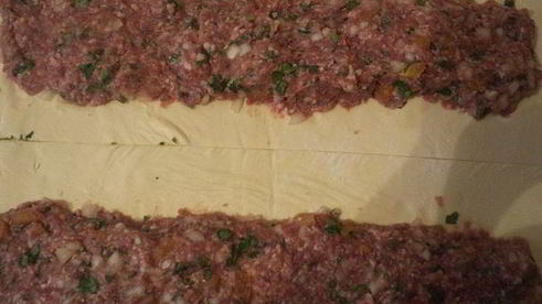 слоеные пирожки с мясной начинкой